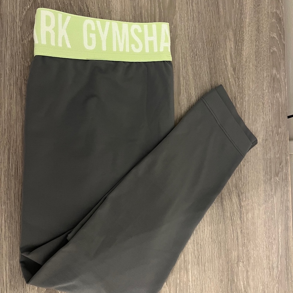 Womens gymshark crop leggings size medium
